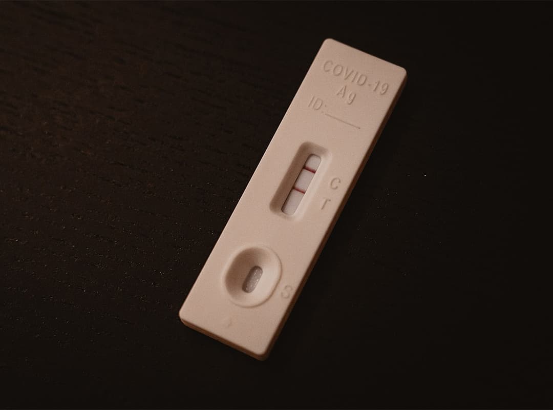 Genauigkeit und Zuverlässigkeit von Heimtests auf COVID-19