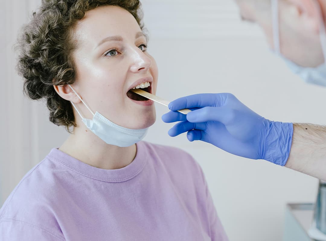 Wie mutierende Coronavirus-Stämme die Testergebnisse beeinflussen